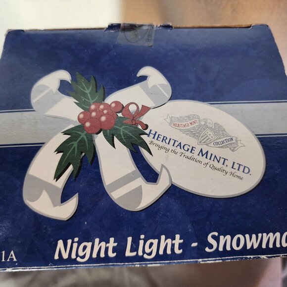 Heritage Mint Ltd Snowman Holiday Ice Sculpture 6.5" Acrylic 7W 120V Night Light - Picture 9 of 16